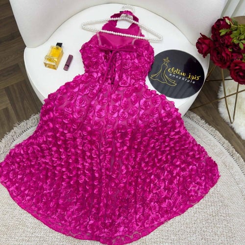 فستان الورود باللون الفوشي