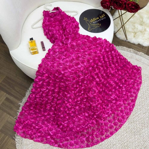 فستان الورود باللون الفوشي