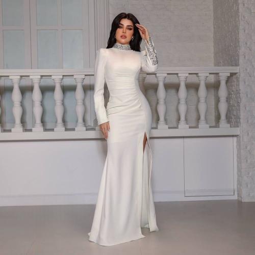 فستان ابيض ماسك طويل