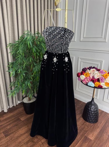 فستان سهرة جوخ مطرز يدوي