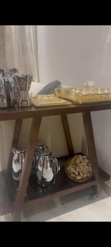 عربة تقديم متحركه