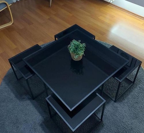 طاوله حديد مع 4 خدمه