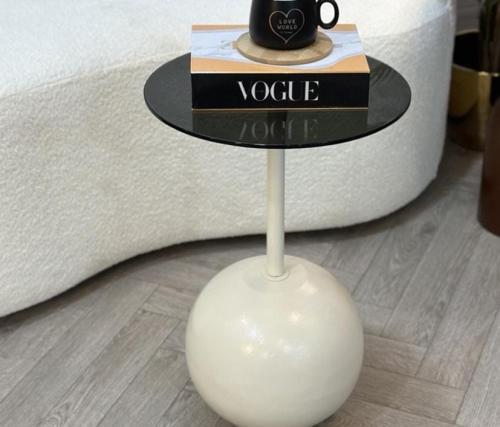 طاولات خدمه