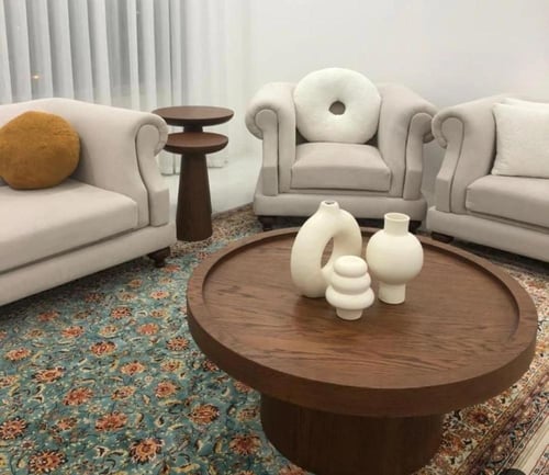 طاوله و٢خدمه