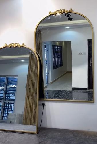 مرايه فخمه بتصميم كلاسيكي انيق