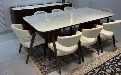 طاولات طعام مع ٨كرسي وبوفيه