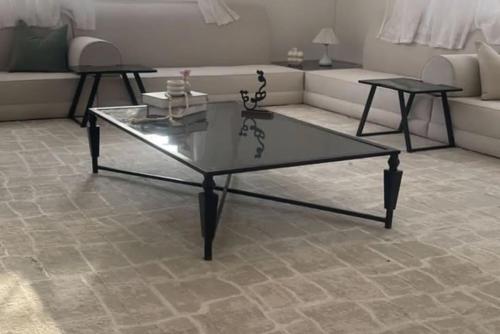 طاولات مجالس رجال مع الخدمة جميلة