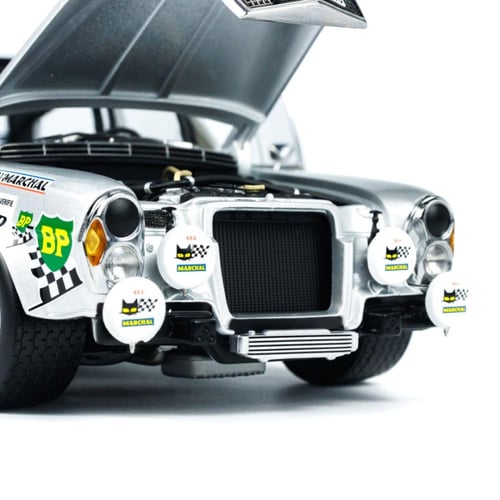 MINICHAMPS 1:18 Mercedes-Benz 300 SEL 6.8 AMG - 19...