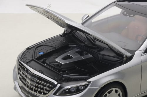 Mercedes-Maybach S-Klasse S600 (SWB) (Silver) AUTO...