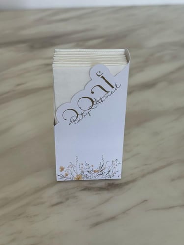 مناديل صغيرة مغلفة