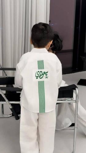 طقم سعودي كتان | سيفين ونخلة