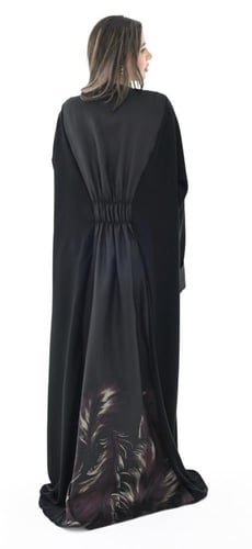 عباية مع قماش مشجر من الخلف