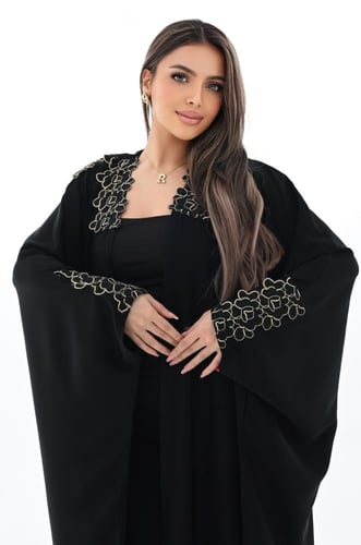 عباية كلوش تطريز اسود وذهبي