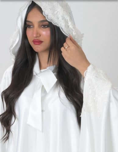 عبايه العروس دانتيل الاكمام و الرأس