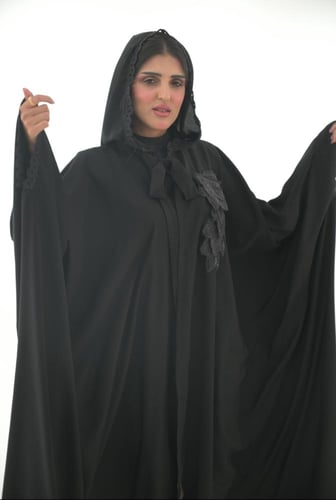 عباية العروس مع غطاء الراس الانيقة