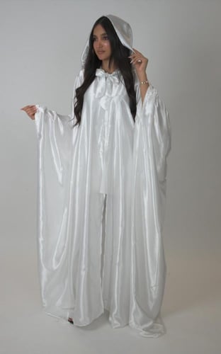 عباية عروس عرض الشهر