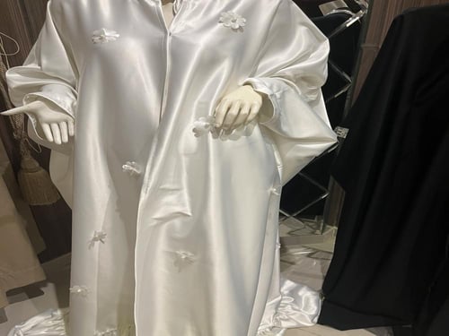 عبايه عروس الورد كلوش