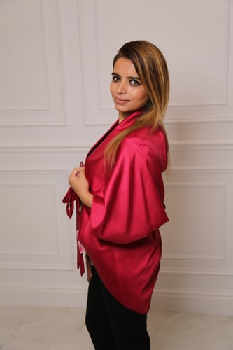 جاكيت فخم لون فوشي مع كريستال بالظهر