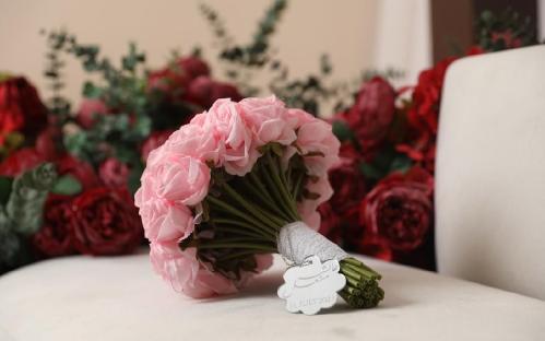 مسكة عرايس مع اللوقو