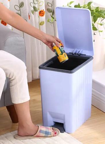 سلة مهملات بلاستيك مستطيلة بدواسة قدم 11.3 لتر