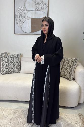 عباية سوداء ملكية كلوش مزينة بطبقات جانبية ودانتيل...