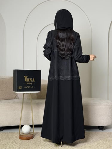 عباية بليزر لون أسود مزينة بالدانتيل الفرنسي الفاخ...