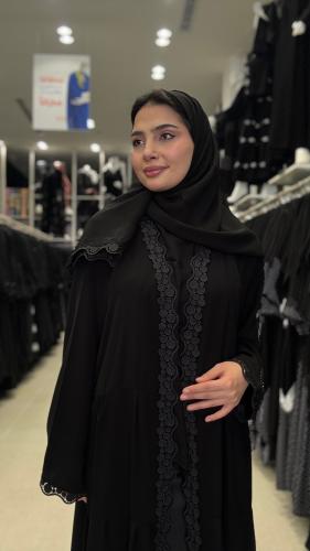 عباية "سلطانة" – موديل طبقات بكلفة تطريز أمامية وع...
