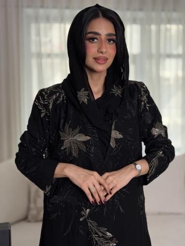 عباية بليزر قصة رسمية بتطريز أغصان الذهب
