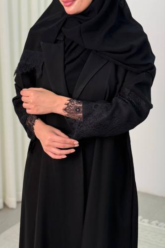 عباية فريدة بليزر رسمية غير مبطنة قماش كتان بكسرات خلفية وتطعيم دانتيل على الأكمام وطرحة طرف