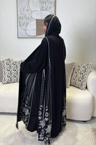 عباية "تذكار" – نص كلوش ملكي بتطريز ثنائي الألوان