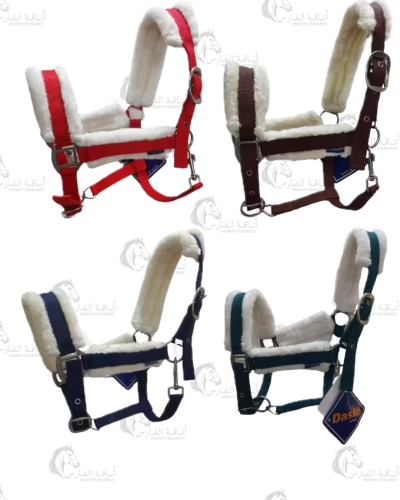 راسيات ناعمة مبطنة بفرو من هاي رايدر بمقودها