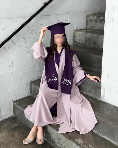 عبايه تخرج 2025