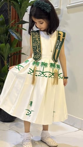 فستان المملكه بالاسم