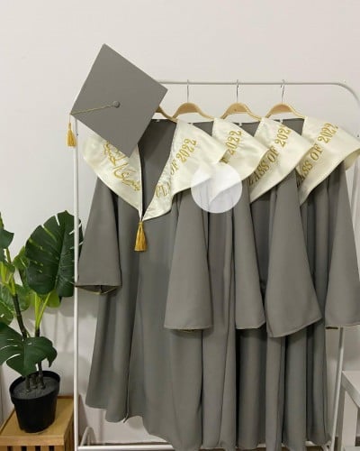 عبايات تخرج 2023