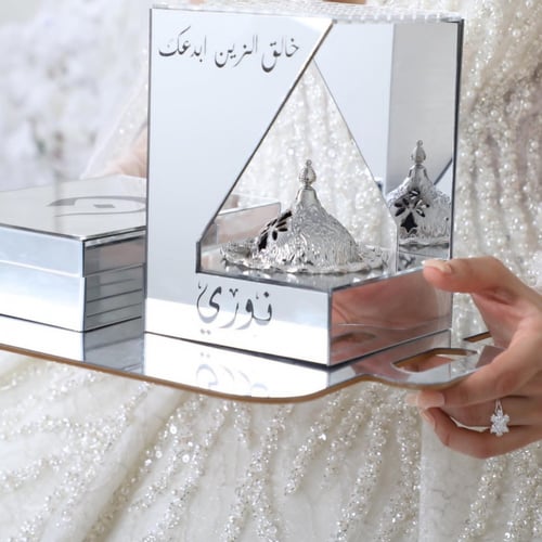 مبخرة المرايا بالون الفضي بتصميم أنيق