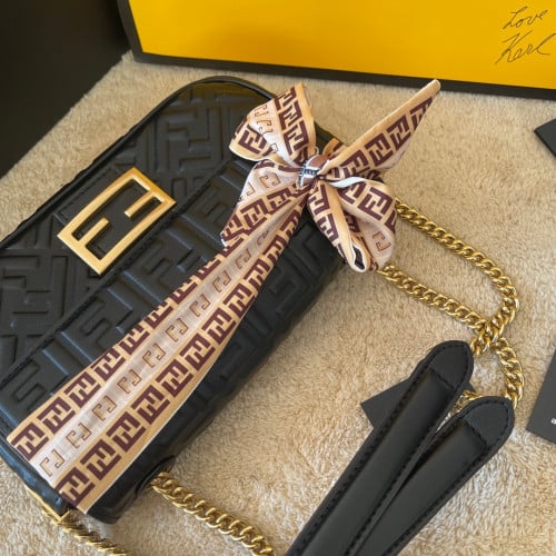 مع الاسكارف F