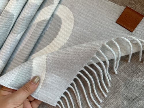 Scarf Loewe