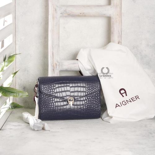 شنطة aigner
