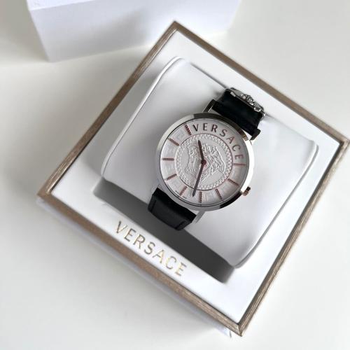 ساعة versace