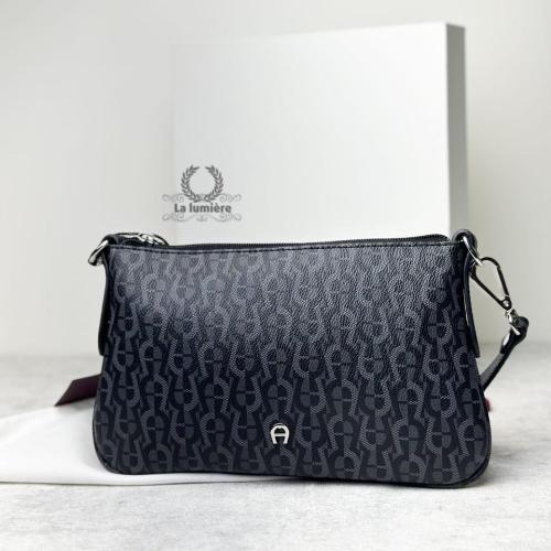 شنطة aigner