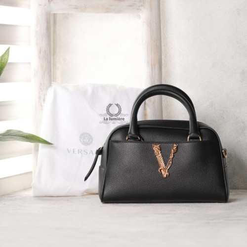 شنطة versace