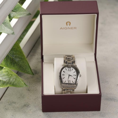 ساعة aigner