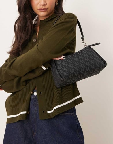 شنطة Calvin klein