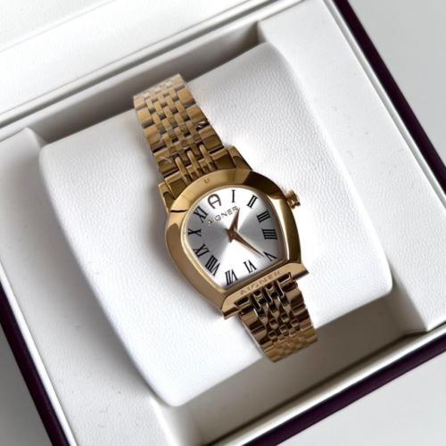 ساعة aigner