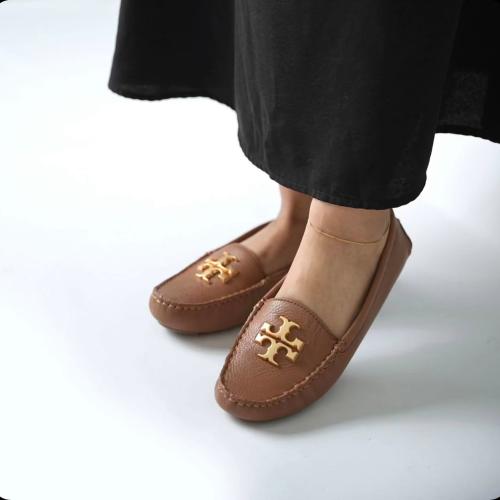 حذاء tory burch