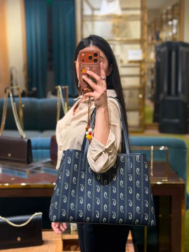 شنطة Tory burch