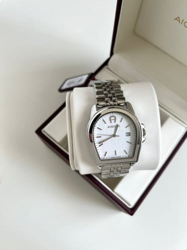 ساعة aigner