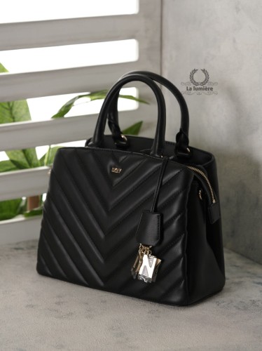 شنطة dkny