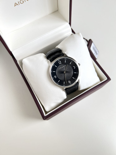 ساعة aigner
