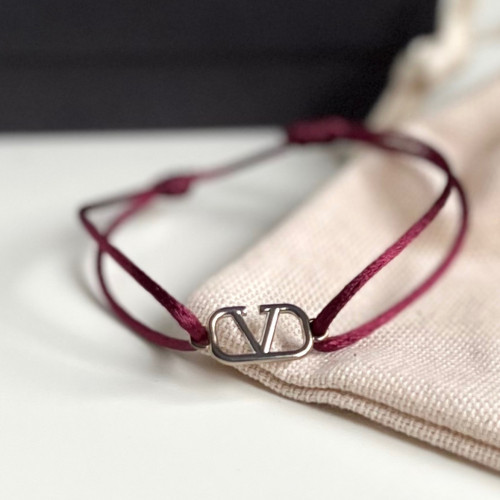 اسوارة valentino